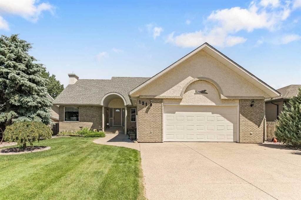 131 Fairway Drive - Photo 1
