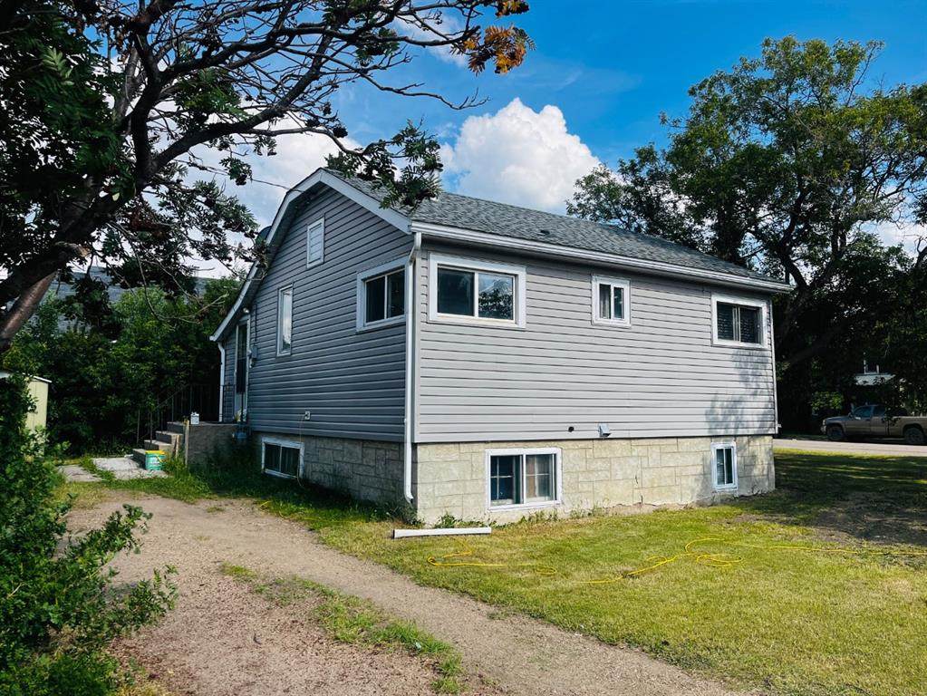 4624 49 Avenue - Photo 1
