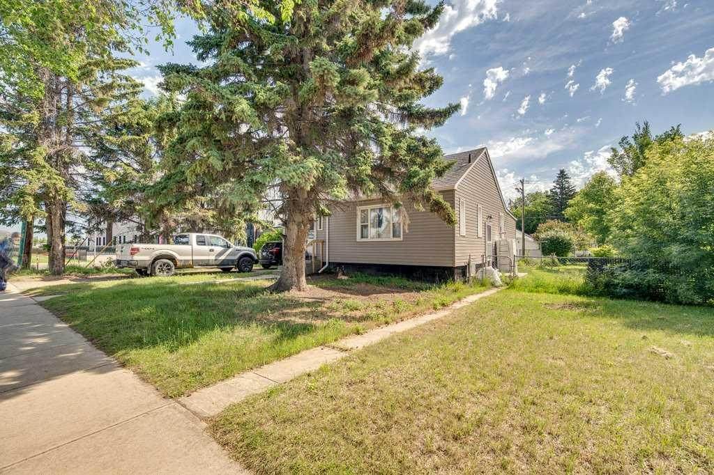 5257 52 Street - Photo 1