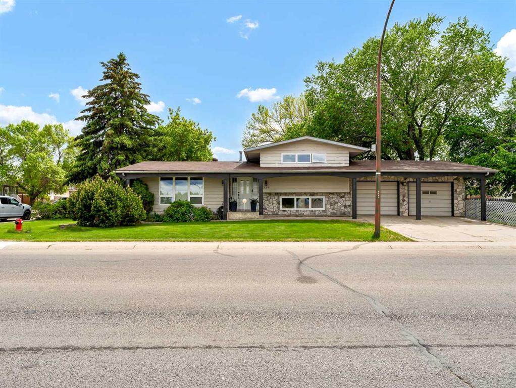 339 20 Street - Photo 1