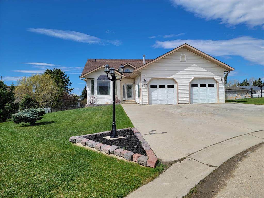 809 Cherry Close - Photo 1
