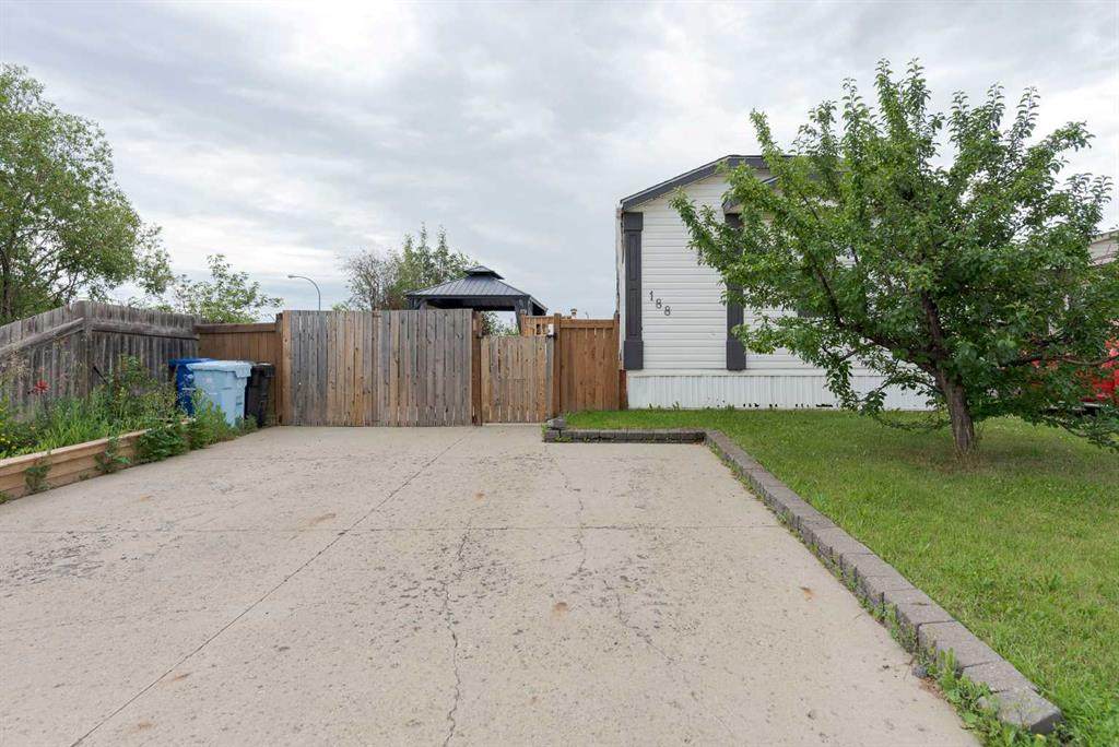 188 Caouette Crescent - Photo 1