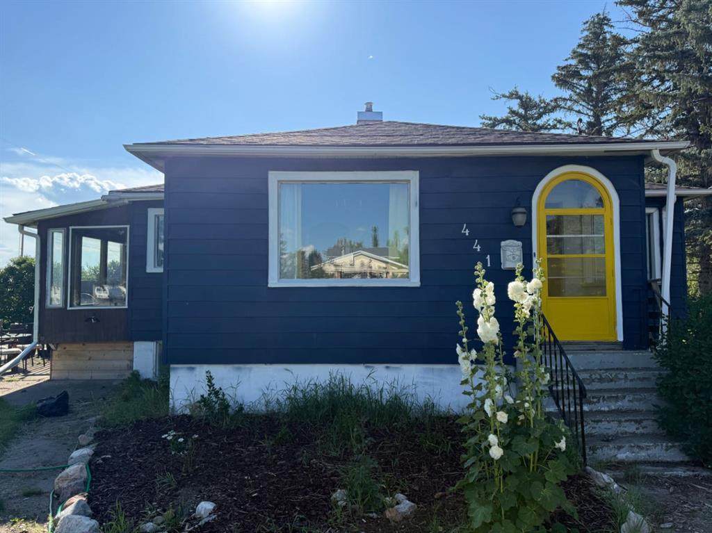 411 5 Street - Photo 1