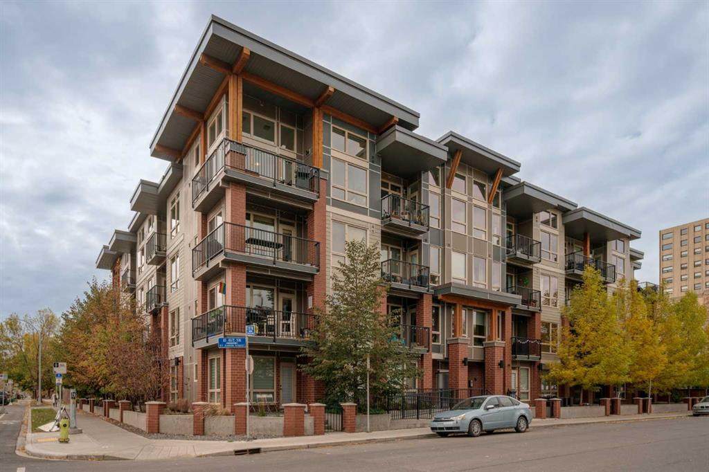 305 18 Avenue - Photo 1