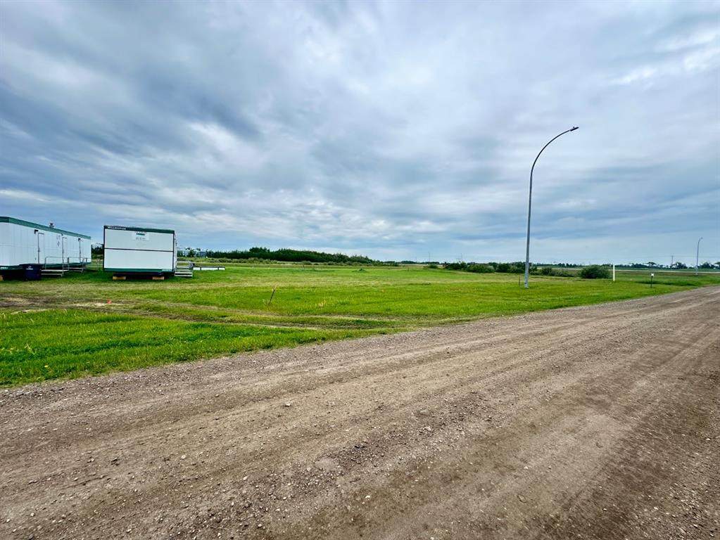 Lot 4, Block 13 2 Street - Photo 1