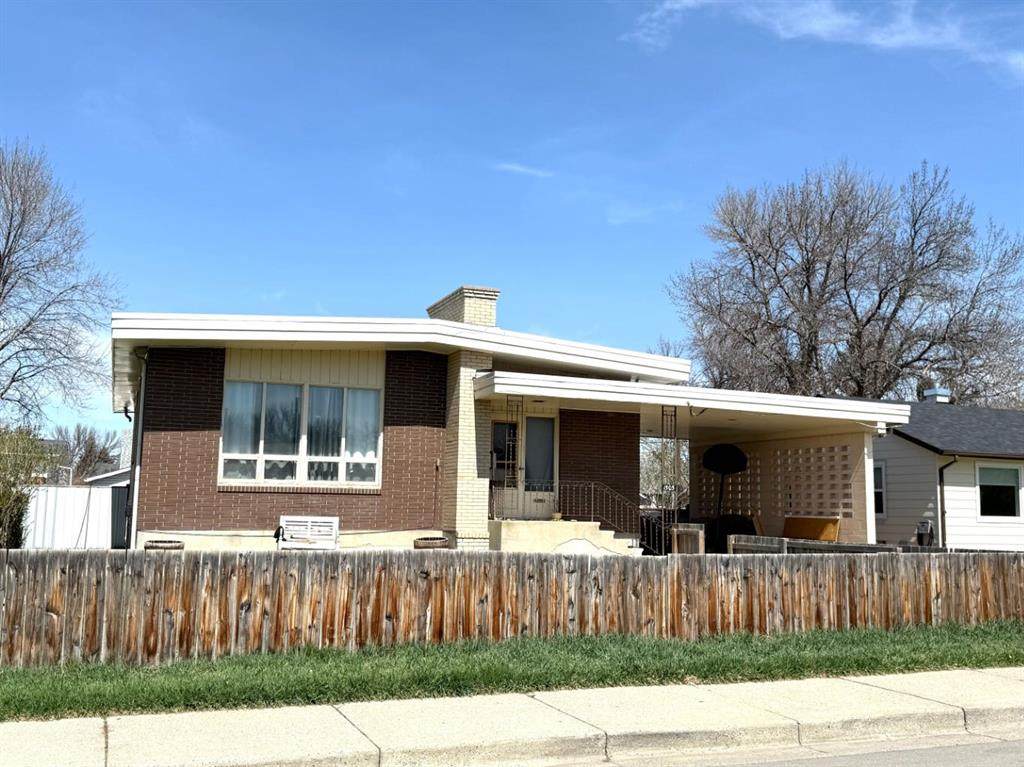 1505 6A Avenue - Photo 1