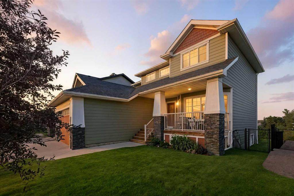 149 Wildrose Crescent - Photo 1
