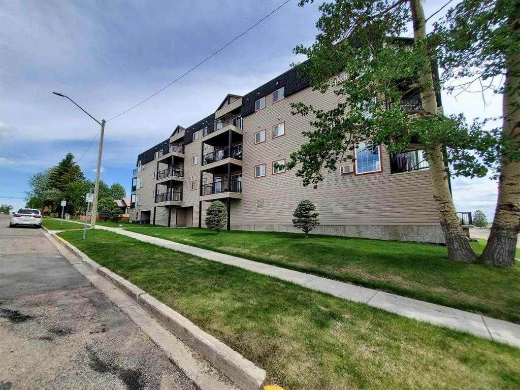 5037 7 AVENUE - Photo 1