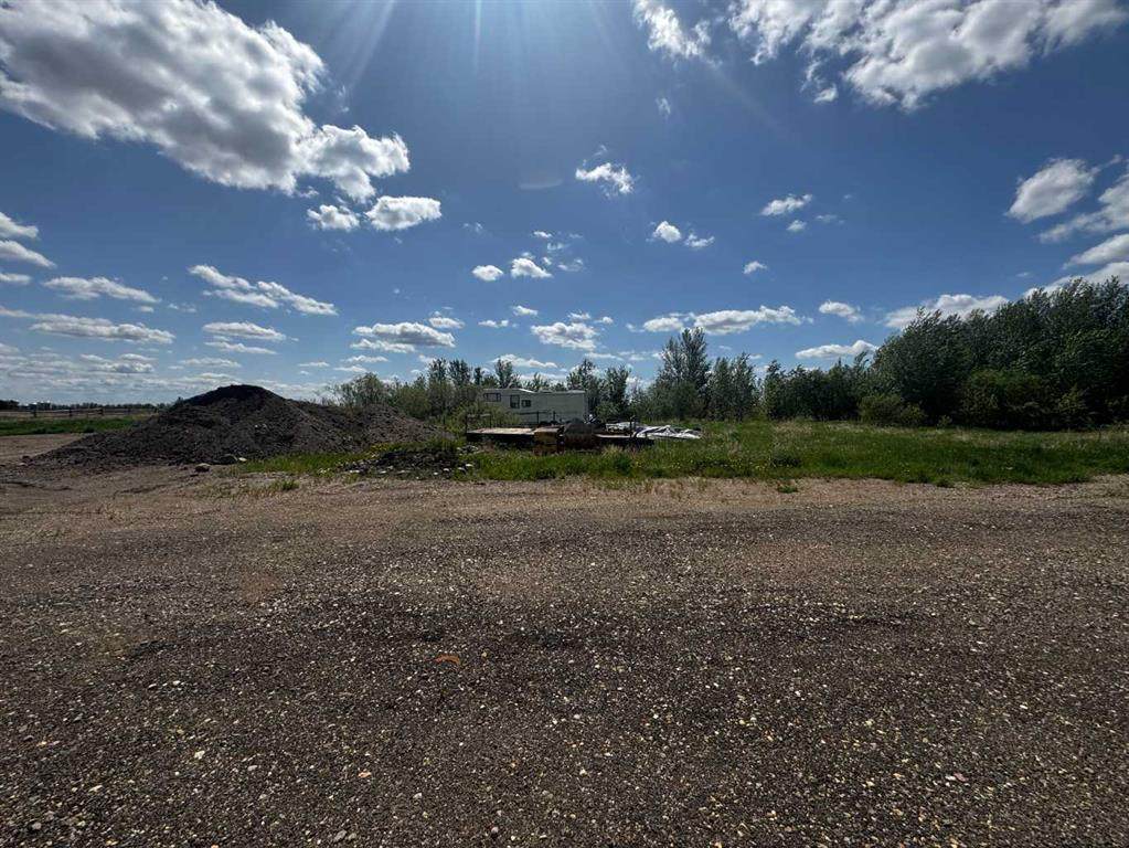 4601-4603 49 Avenue - Photo 1