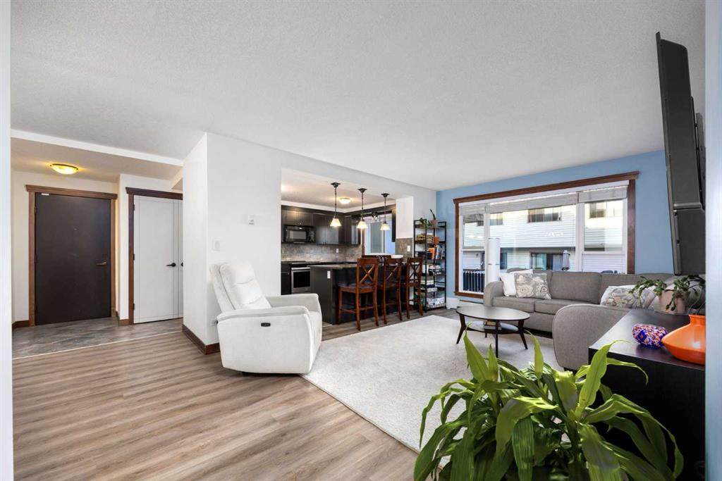 920 68 Avenue - Photo 1