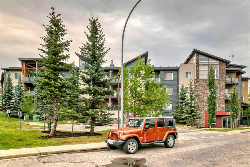 3950 46 Avenue - Photo 1