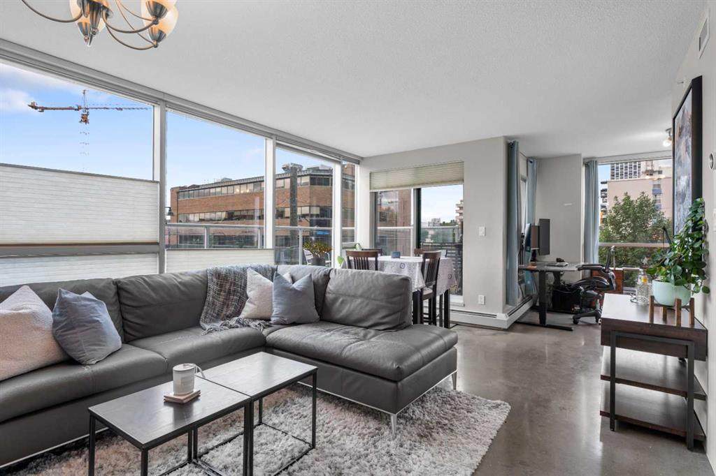 188 15 Avenue - Photo 1