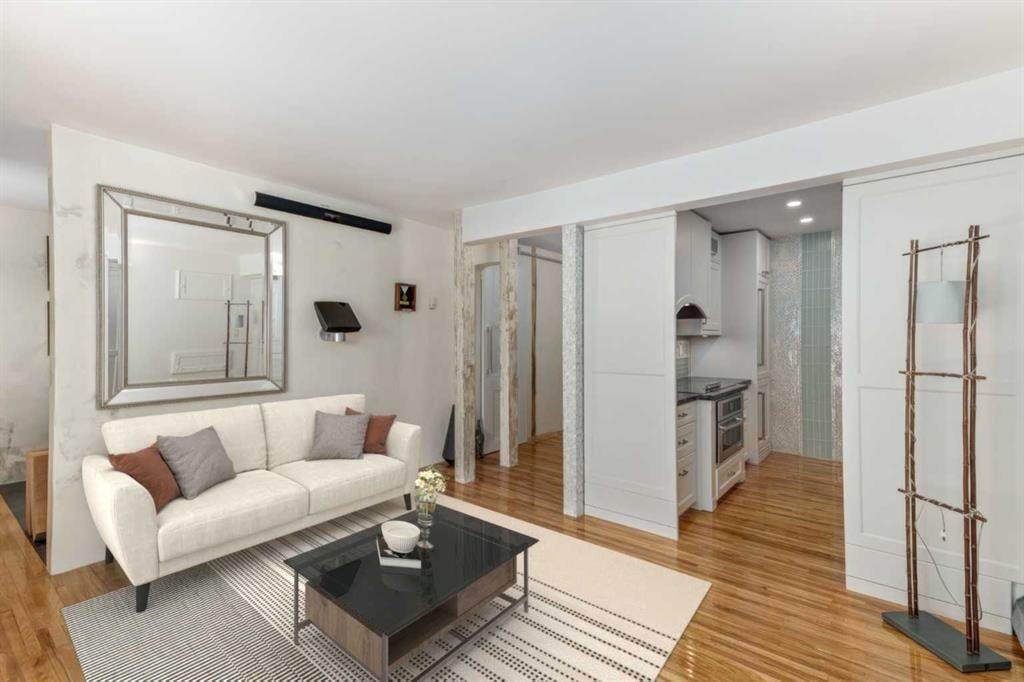 112 23 Avenue - Photo 1