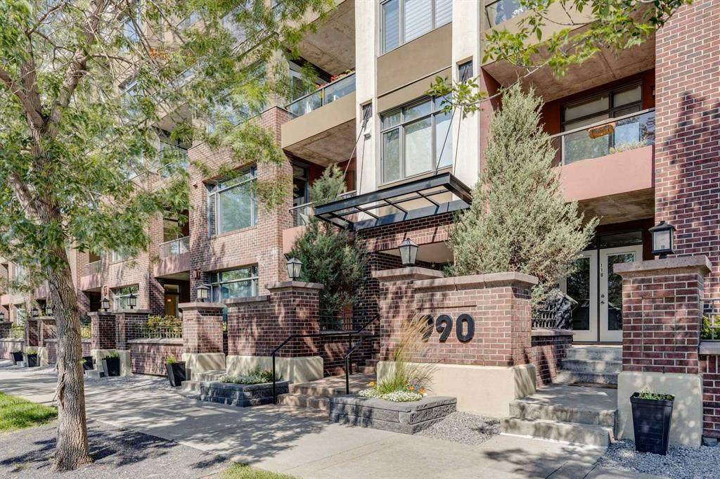 990 Centre Avenue - Photo 1