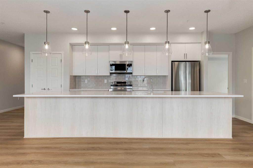 550 Belmont Street - Photo 1