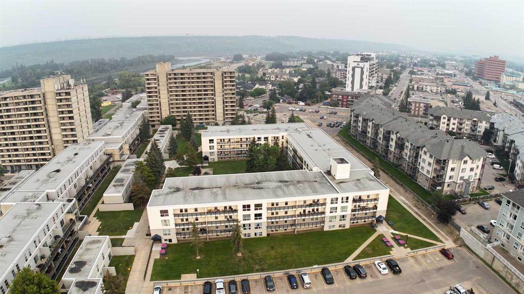 14921 Macdonald Drive - Photo 1