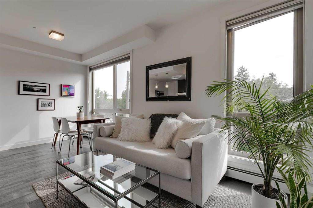 305 18 Avenue - Photo 1