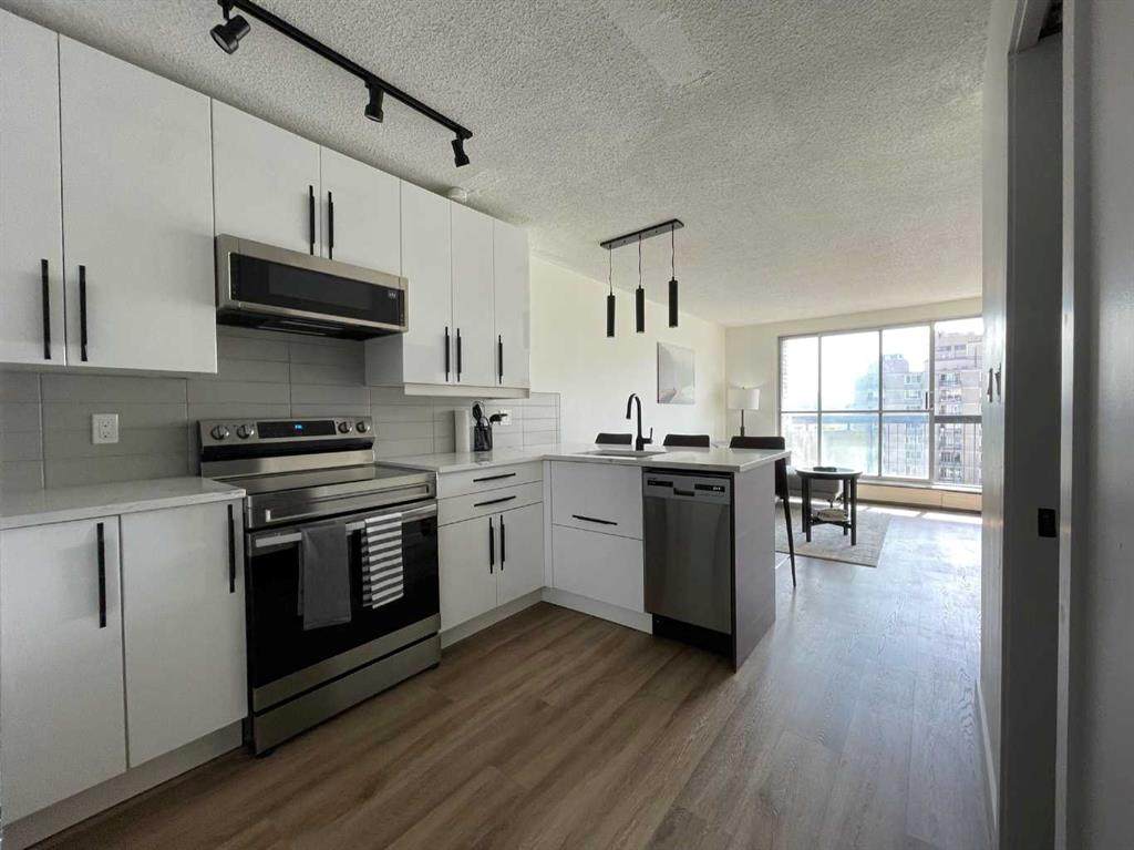 340 14 Avenue - Photo 1