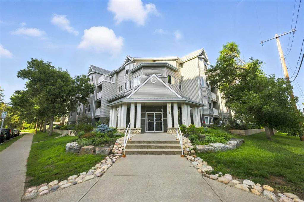 2204 1 Street - Photo 1