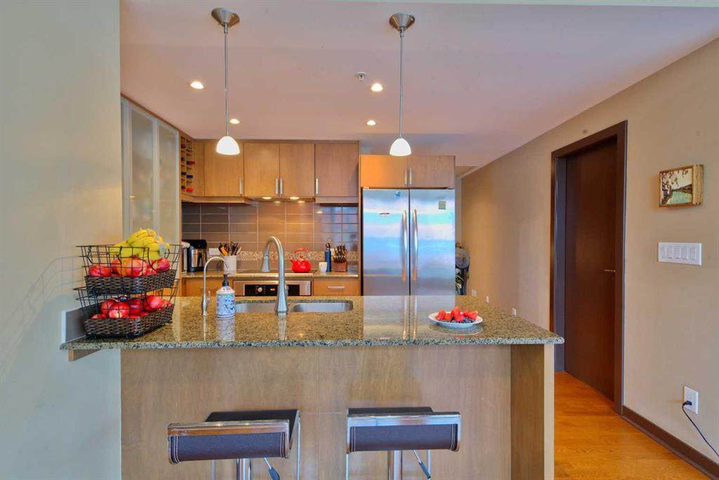 888 4 Avenue - Photo 1