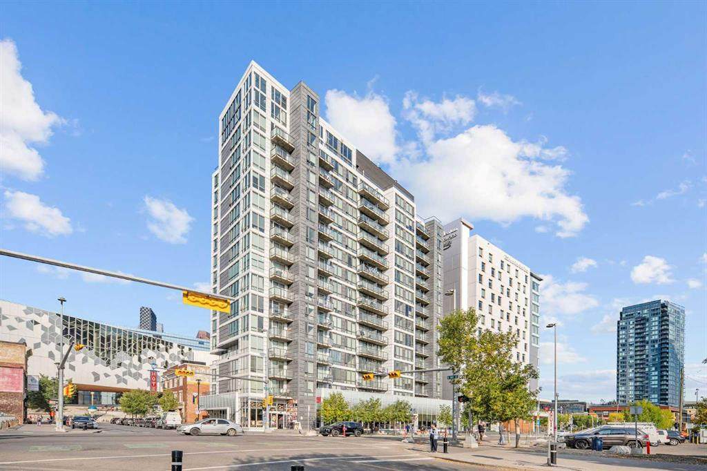 450 8 Avenue - Photo 1