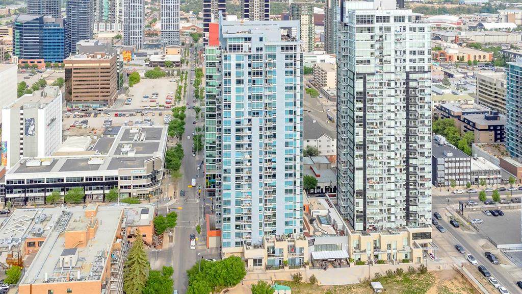 215 13 Avenue - Photo 1