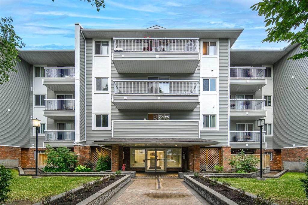 545 18 Avenue - Photo 1