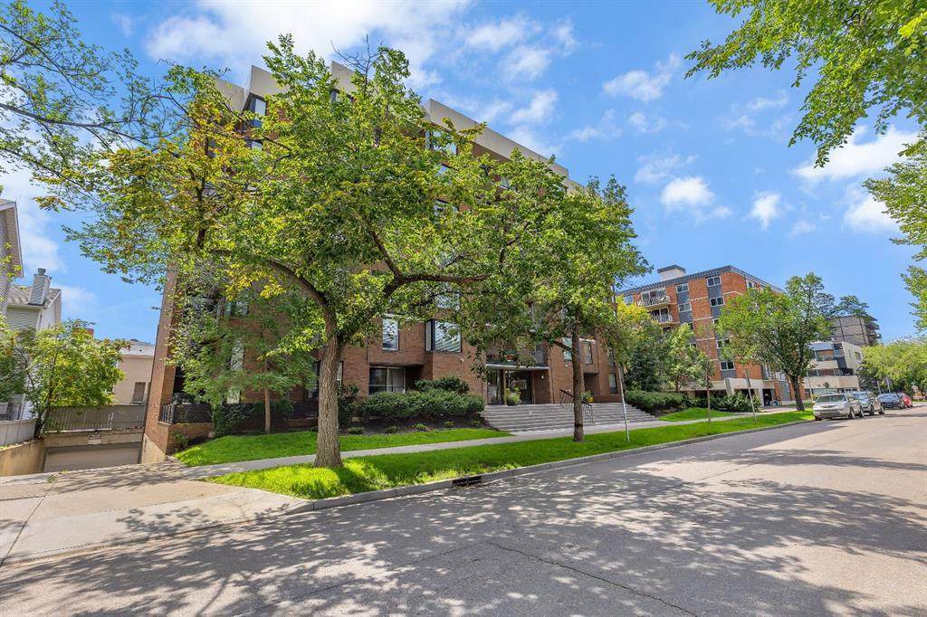 1123 13 Avenue - Photo 1