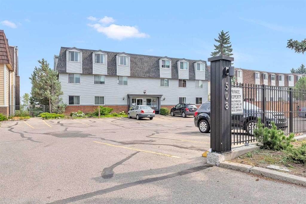 508 Cedar Crescent - Photo 1