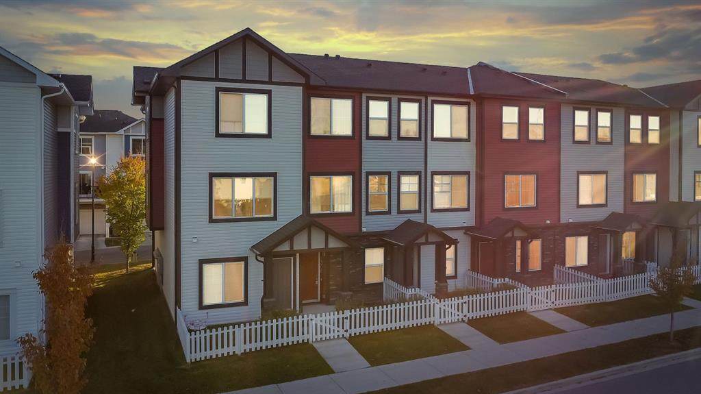 2306 Jumping Pound Common - Photo 1