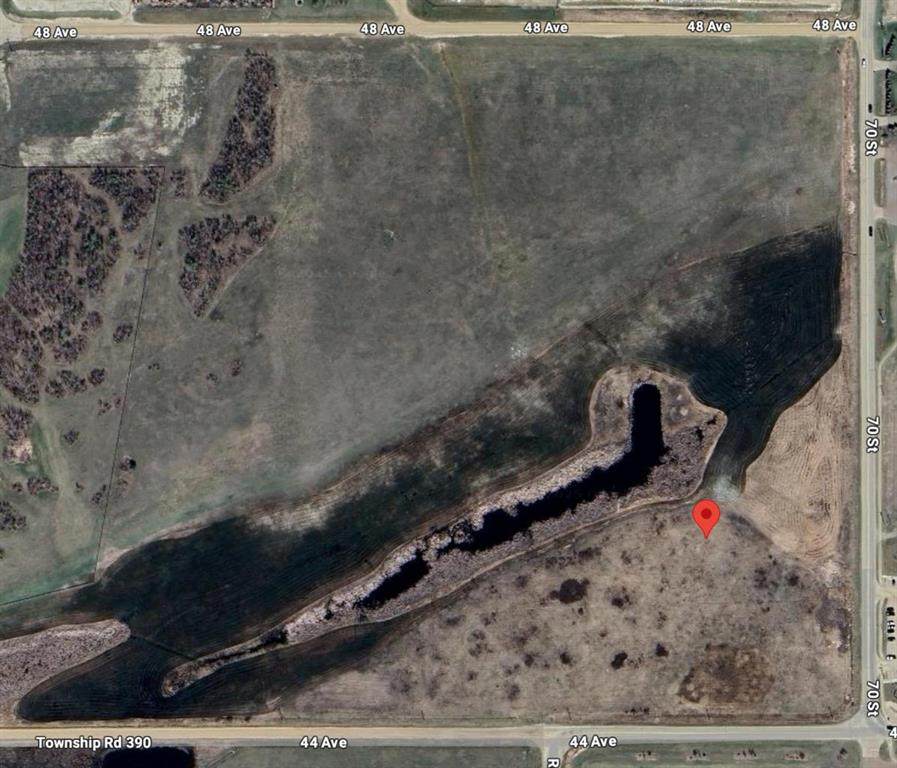 7002 44 Avenue - Photo 1