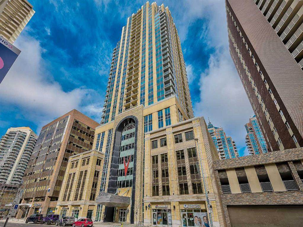 930 6 Avenue - Photo 1