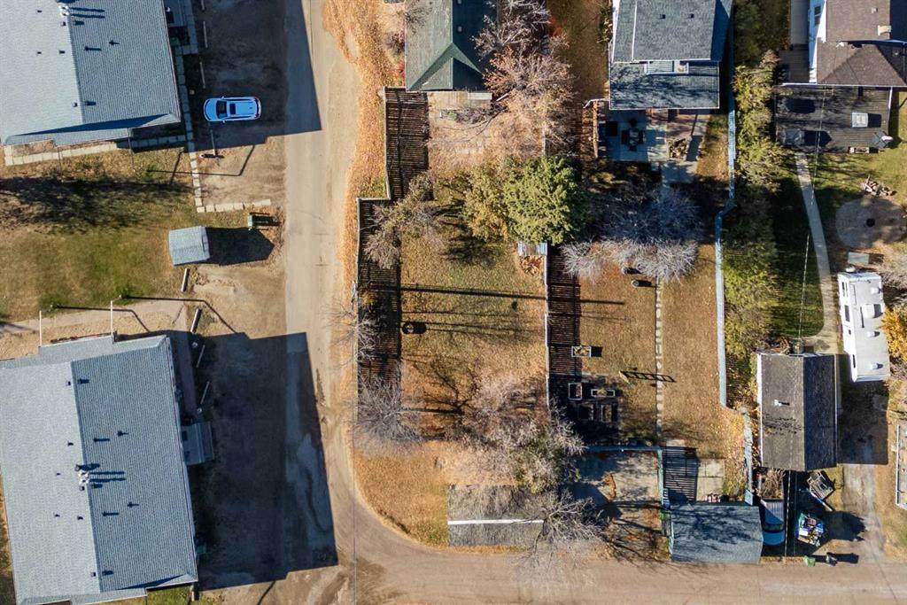 4807 B 47 Street - Photo 1