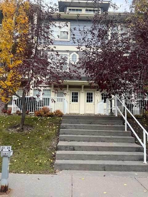 18 Auburn Bay Common - Photo 1