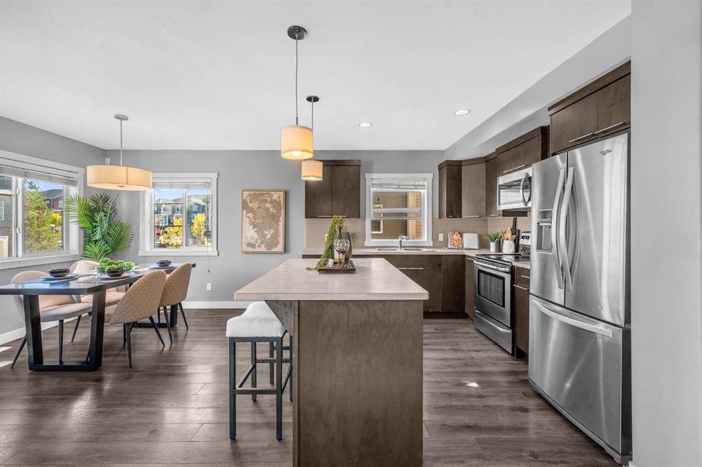 714 Redstone View - Photo 1