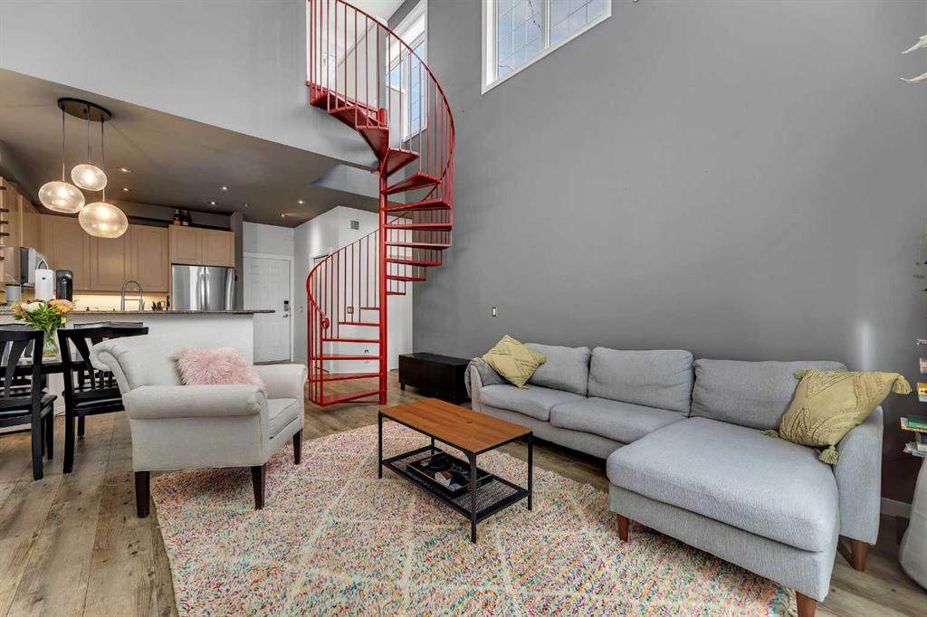 527 15 Avenue - Photo 1