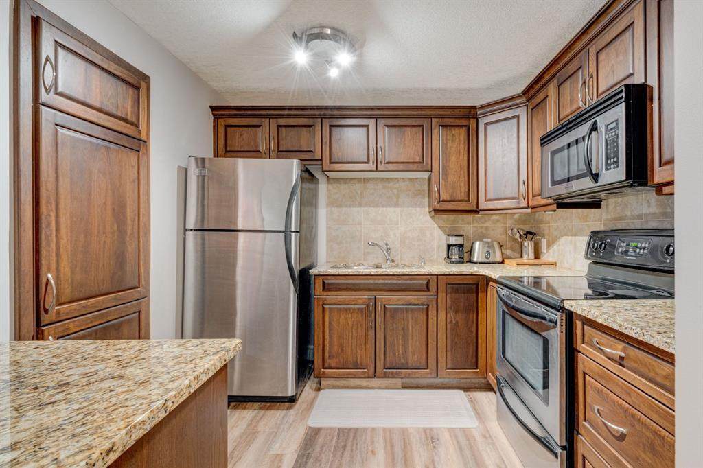 2010 35 Avenue - Photo 1