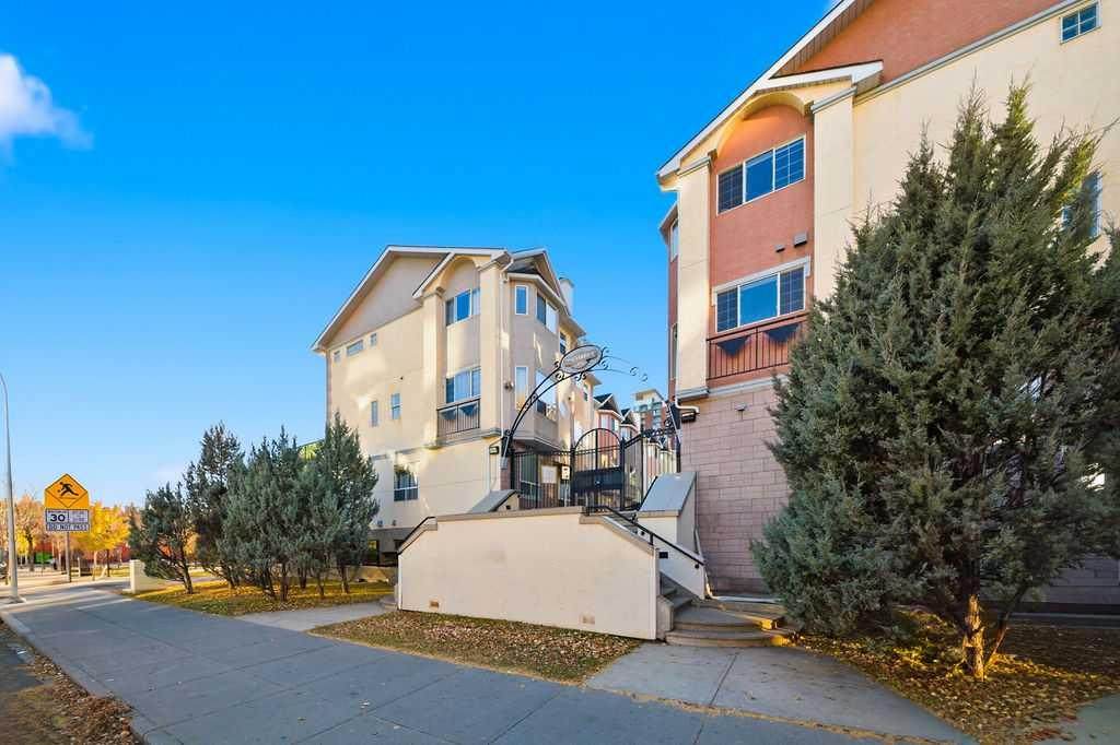 1523 11 Street - Photo 1