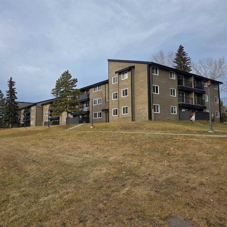 5611 9 Avenue - Photo 1