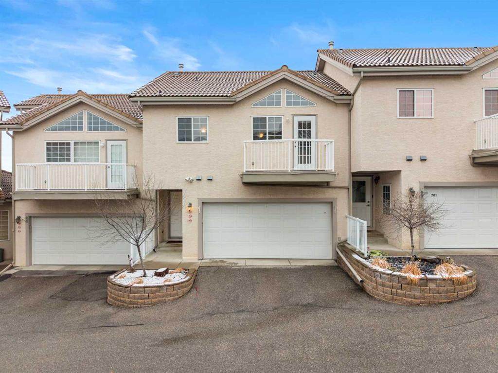 702 Patterson View - Photo 1