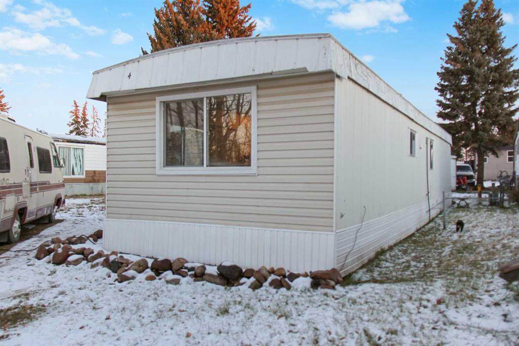 4504 41 Street - Photo 1