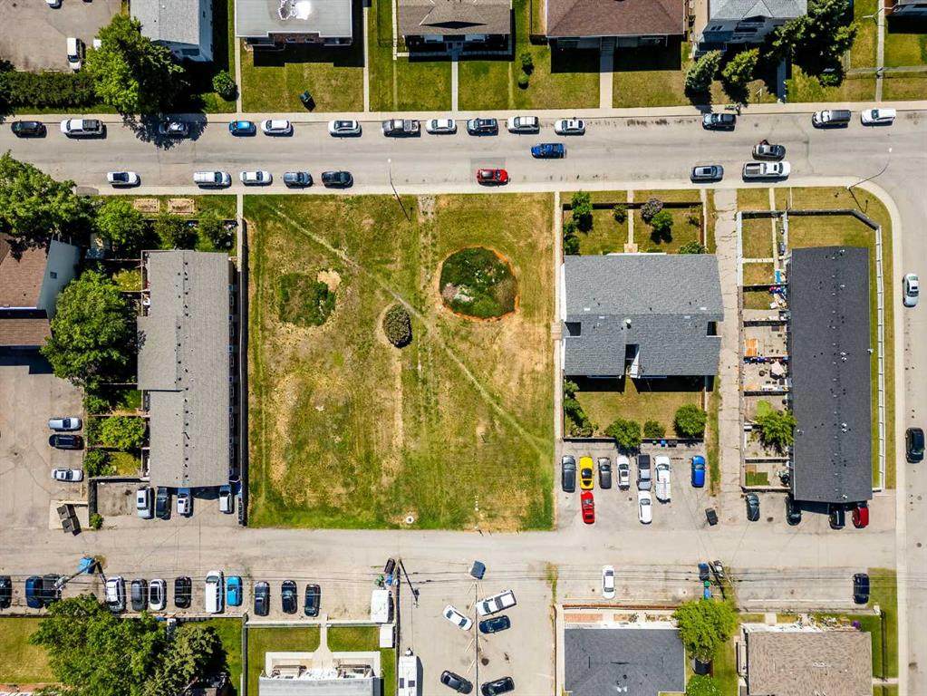 4320 75 Street - Photo 1