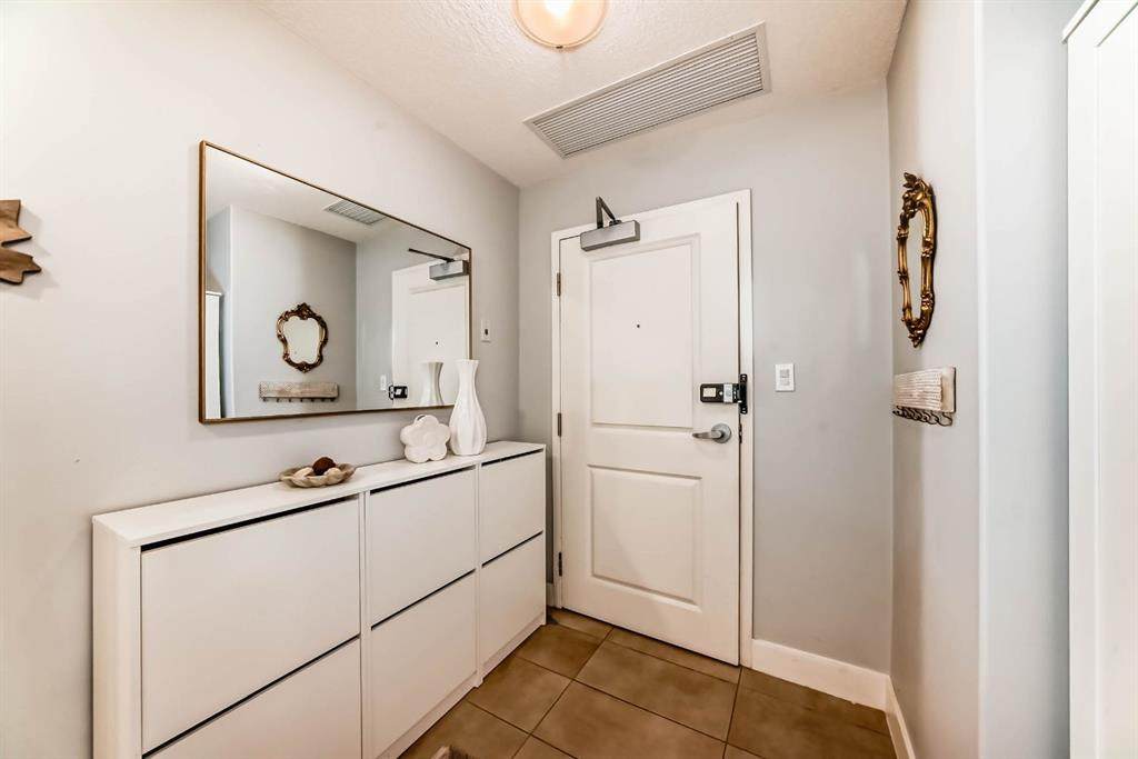 https://bt-photos.global.ssl.fastly.net/calgary/orig_boomver_1_A2276672-2.jpg