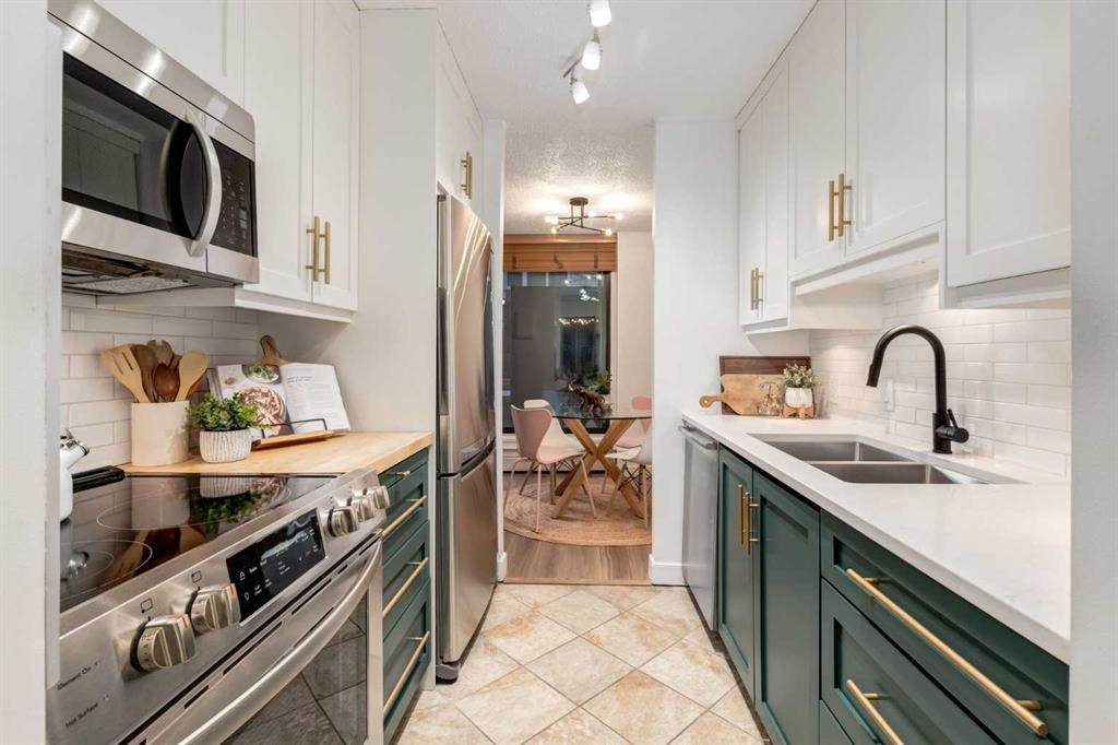 718 12 Avenue - Photo 1