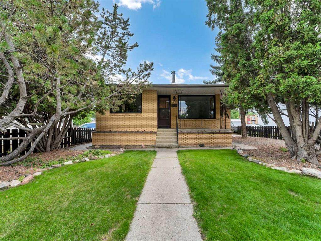 913 5 Street - Photo 1