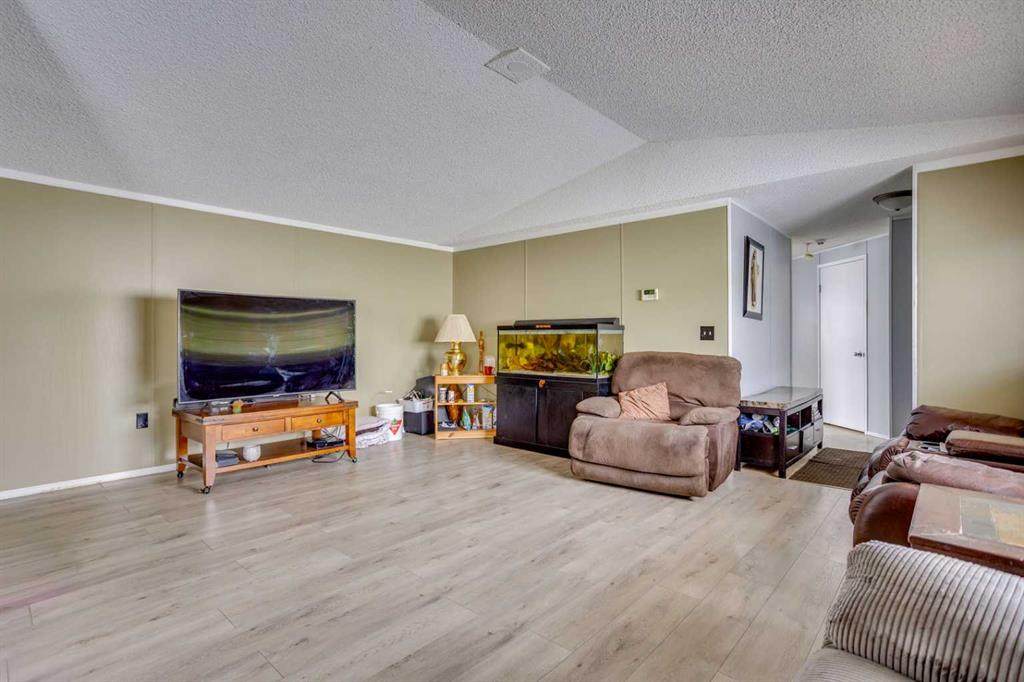 https://bt-photos.global.ssl.fastly.net/calgary/orig_boomver_1_A2278618-2.jpg
