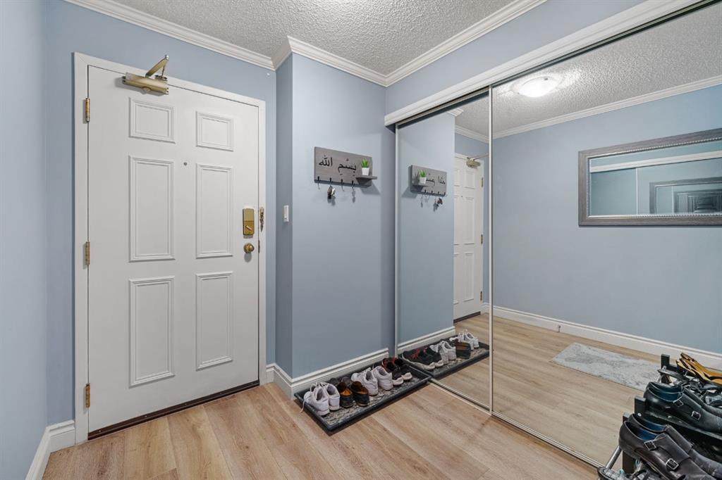 https://bt-photos.global.ssl.fastly.net/calgary/orig_boomver_1_A2278859-2.jpg