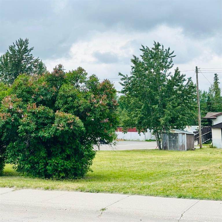 4603 44 Avenue - Photo 1