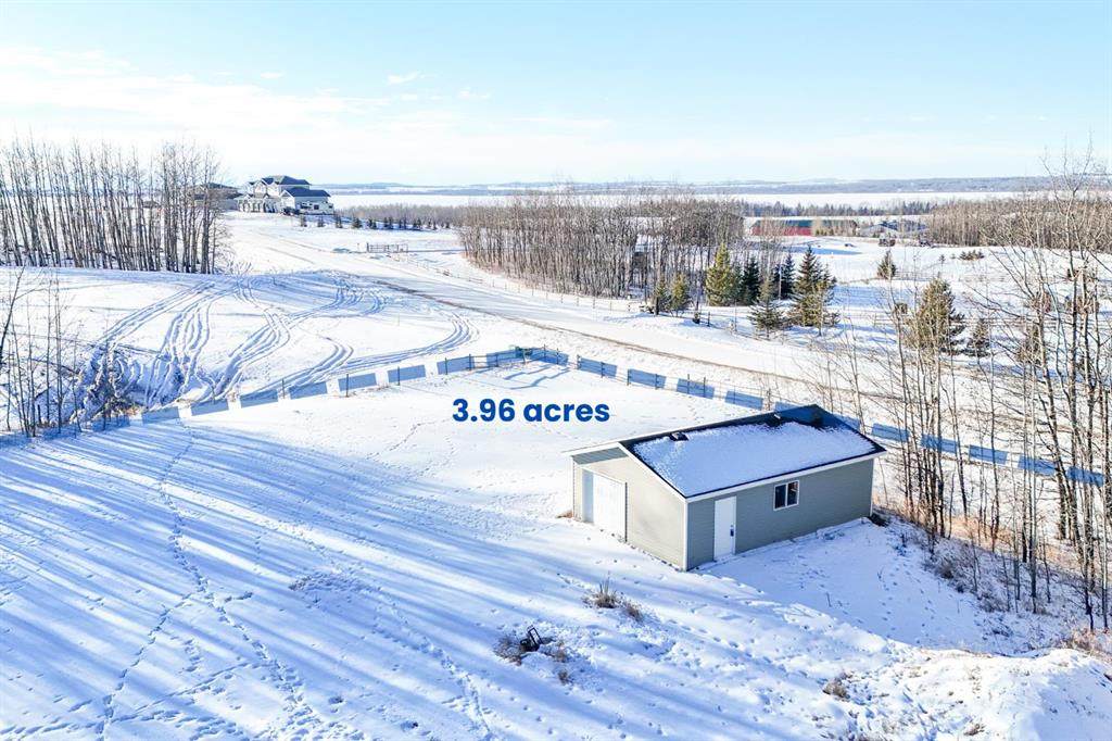 284029 Township Road 422 - Photo 1