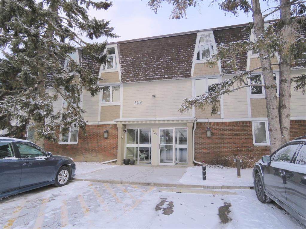 328 Cedar Crescent - Photo 1